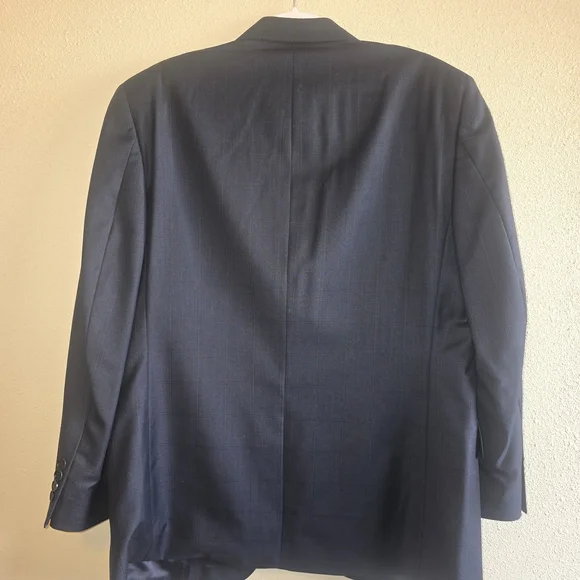 JoS A Bank Men's Dark Blue Suit